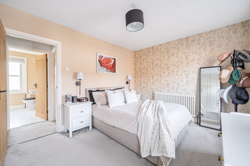 Bedroom- click for photo gallery